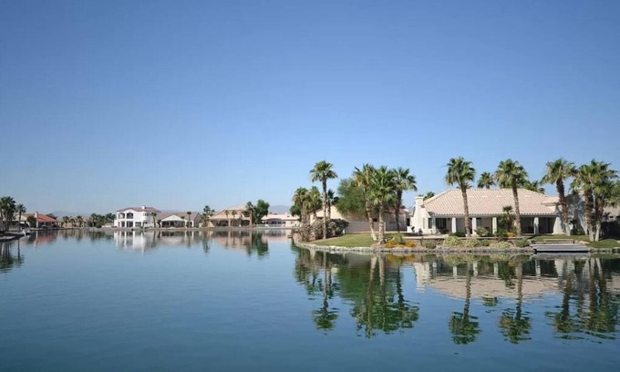 Fort Mohave House | Gorgeous 5-Star Home on the Lake, near Laughlin/Bullhead Casinos & Lake Mohave