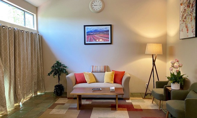 Blenman-Elm House | Gorgeous ALL NEW Smart Townhome, <1 mile to UA/Banner