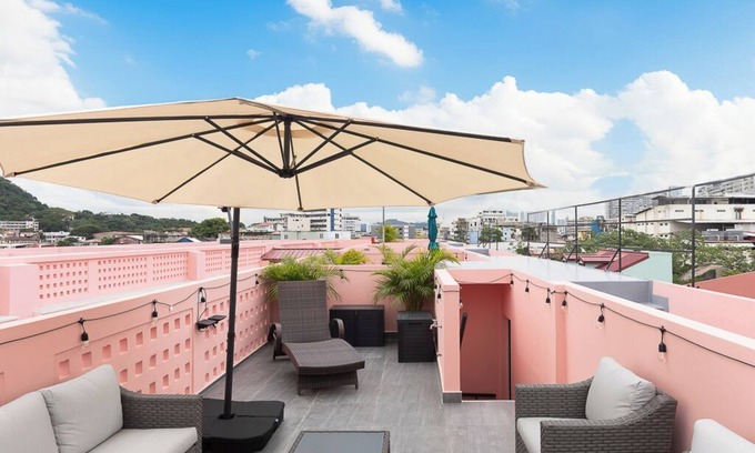 Santa Ana Apartment | Gorgeous Apt Studio with private rooftop in Santa Ana - Downtown property - Revitalizing in process