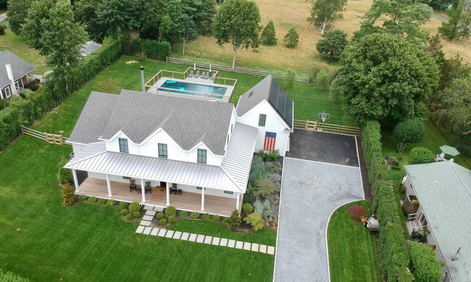Tuckahoe House | Gorgeous Brand New Modern Farmhouse