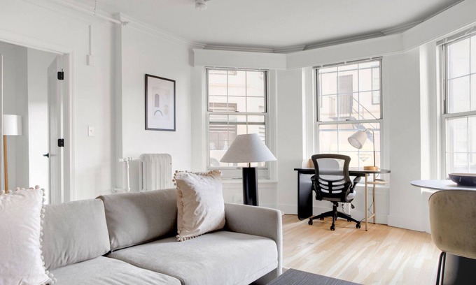 North Brookline Apartment | Gorgeous Brookline 1 BR w/Gym, near Shops, by Blueground