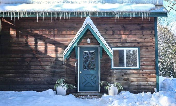 West Bridgton Cabin | Gorgeous Cabin minutes to Moose Pond & Lake Kezar!
