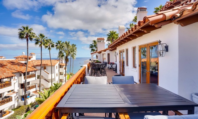 Avalon Condo | Gorgeous Catalina Island Condo with Golf Cart!