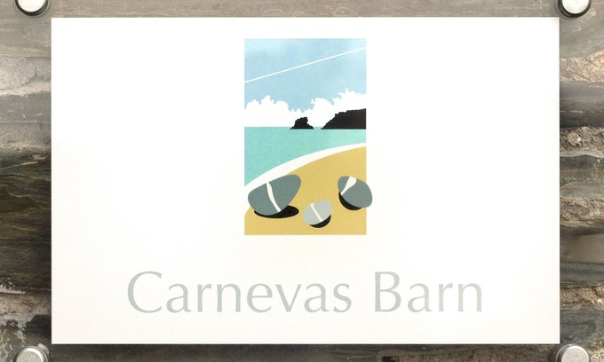 Porthcothan House | Gorgeous dog-friendly barn conversion near the beach - sleeps 9