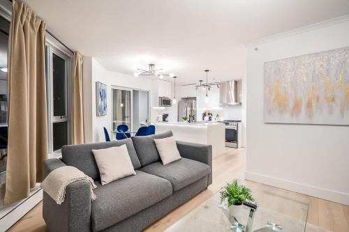Crosstown Apartment | Gorgeous Downtown Unit with City Views