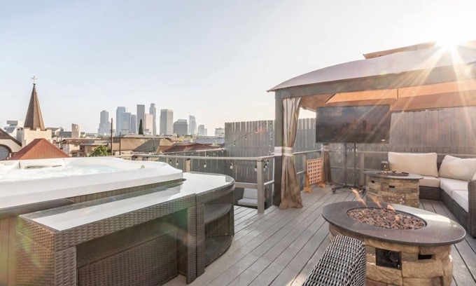 Chinatown House | Gorgeous DTLA w/View + Hot Tub!
