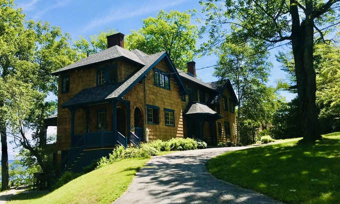 Bayside House | Gorgeous estate overlooking Penobscot Bay