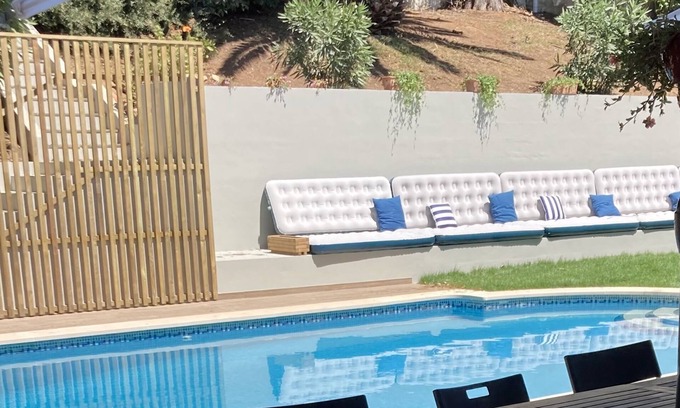 Cascais Villa | Gorgeous Family House with private pool, sea view 5 minutes from beach sleeps 12