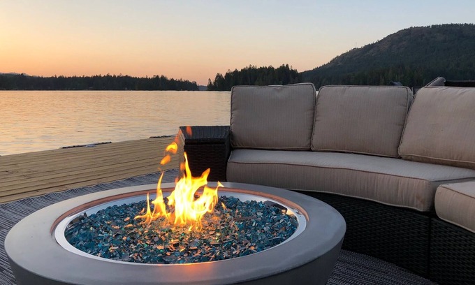 Shawnigan Lake House | GORGEOUS - Family Lakefront Retreat on Shawnigan Lake