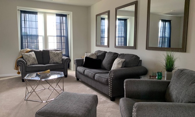 Raleigh House | Gorgeous, Fully Furnished, 3 Story Townhome!
