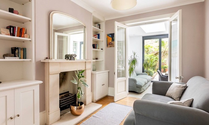 Hammersmith Broadway House | Gorgeous Garden TownHouse 6 Min Walk To Hammersmith Station Pass The Keys