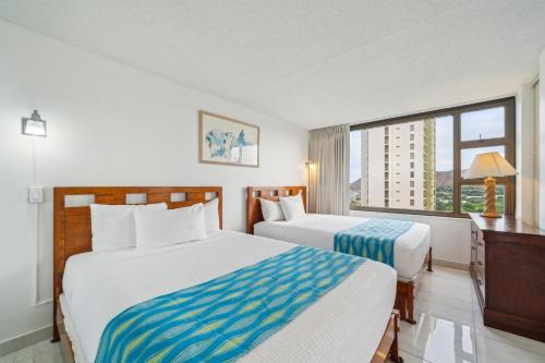 Honolulu Apartment | Gorgeous High Rise Waikiki Condo with Ocean and Diamond Head Views