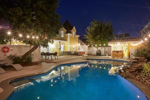Wildwood House | Gorgeous historic Victorian with 8 bedroom/4 baths
