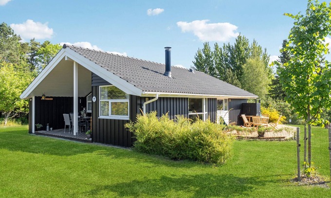 Hoeve Strand House | Gorgeous home in Asnæs with WiFi