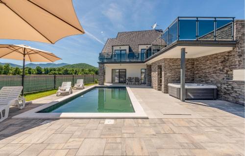 Gospic House | Gorgeous Home In Debelo Brdo With Sauna