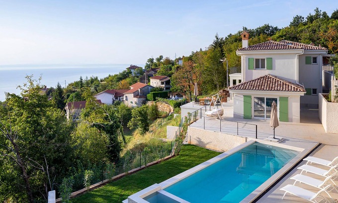 Opatija House | Gorgeous home in Dobrec with sauna