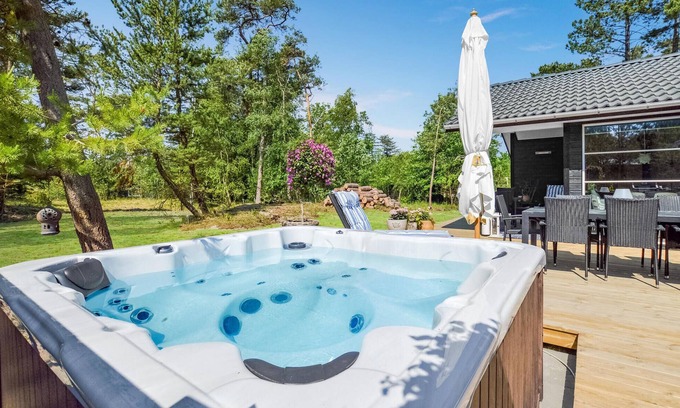 Hojby House | Gorgeous home in Højby with sauna