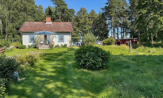 Hova House | Gorgeous home in Hova with WiFi