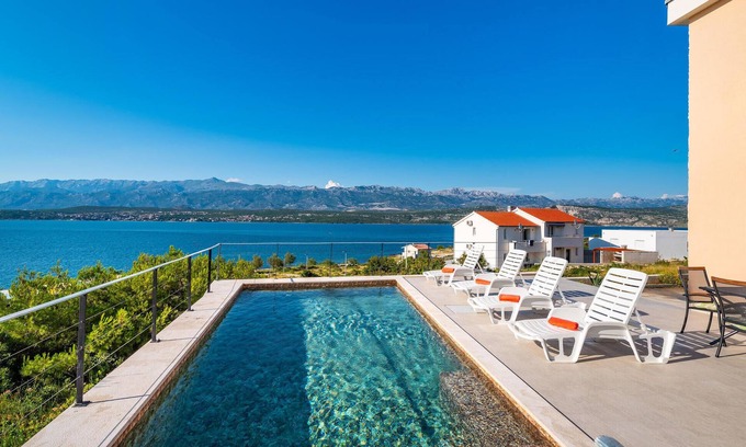 Novigrad House | Gorgeous home in Novigrad with WiFi
