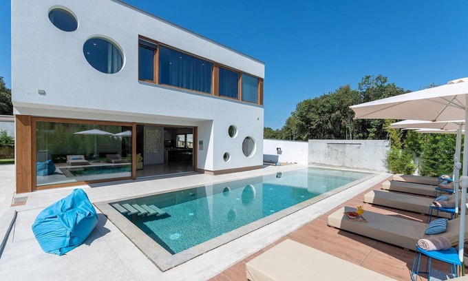 Pjescana Uvala House | Gorgeous home in Pula