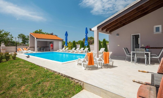 Valtura House | Gorgeous home in Valtura with WiFi