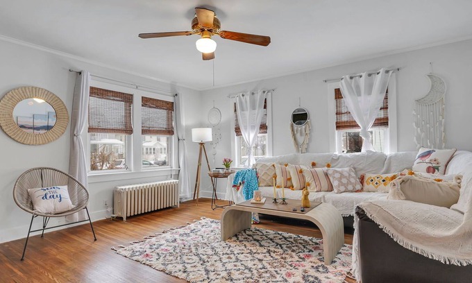 Charlotte House | Gorgeous home walking distance to the beach