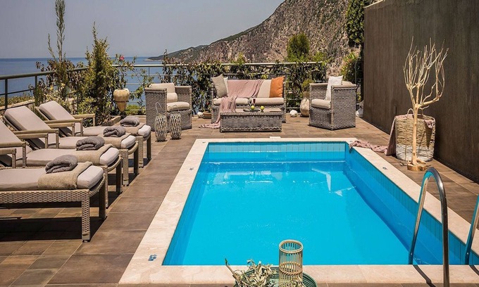 Frourion Villa | Gorgeous Kefalonia Villa | Villa Timothy | 2 Bedrooms | Seafront