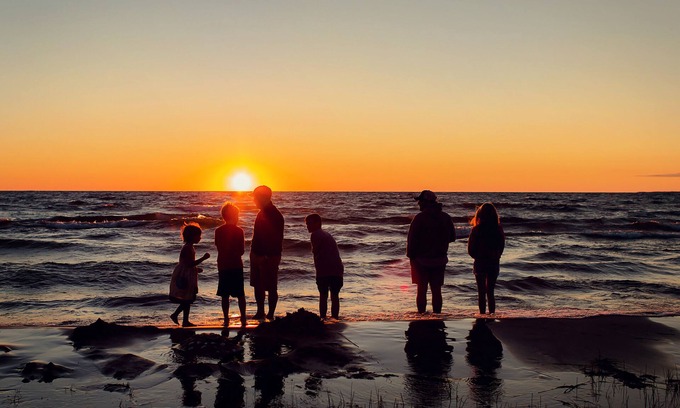 Mackinaw City House | GORGEOUS LAKEFRONT SUNSETS-NEWLY REMODELED HOME ON LAKE MICHIGAN, MACKINAW CITY.