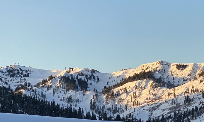 Alpine Meadows House | Gorgeous mountain view house with private deck