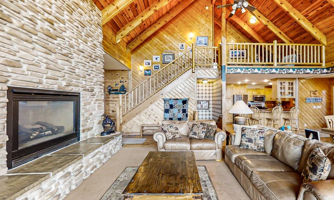 Sweetwater House | Gorgeous mountainside home w/lake-view, fireplace, washer/dryer, & dog-friendly