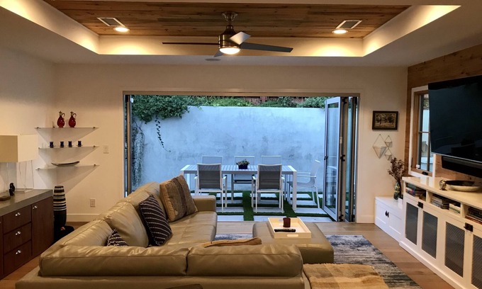 Manhattan Heights House | Gorgeous new house with heated spa and luxury amenities