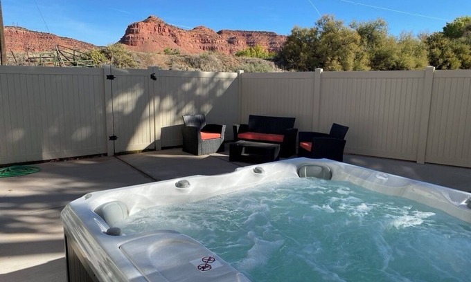 Kanab House | Gorgeous New Townhome with Hot Tub