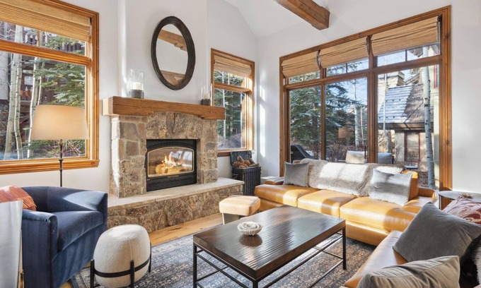 Edwards House | Gorgeous remodeled 2 level townhome, short walk to the Ski Lift, pool and hot tu