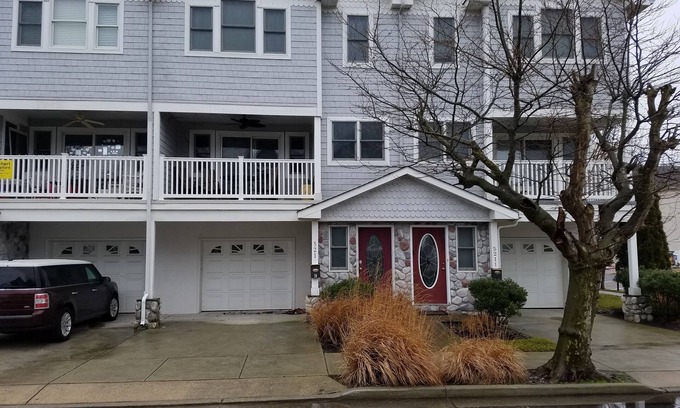 Wildwood House | GORGEOUS Townhouse 1 Blk to Beach/Boards !