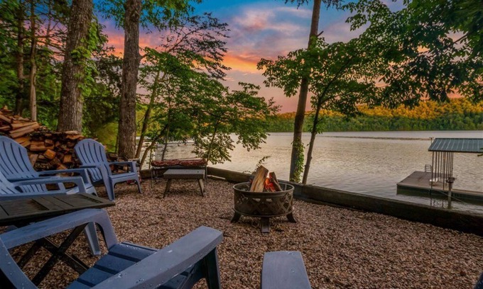 Sharps Chapel Condo | Gorgeous views and plenty of room and privacy for large groups. Pet Friendly!