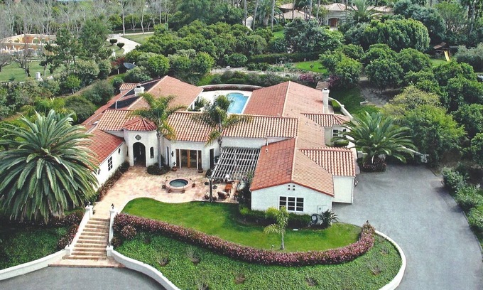 Rancho Santa Fe Villa | Gorgeous Villa and Pool in Prestigious Rancho Santa Fe Gated Community