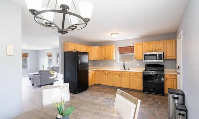 Fair Haven House | Gorgeous Waterfront 2:1 - 2 houses in 1 building.