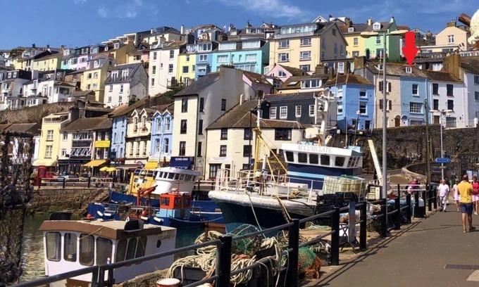 Brixham Cottage | Gorgeous Waterside Fisherman's Cottage, Free Parking, Harbour Views, Disney+