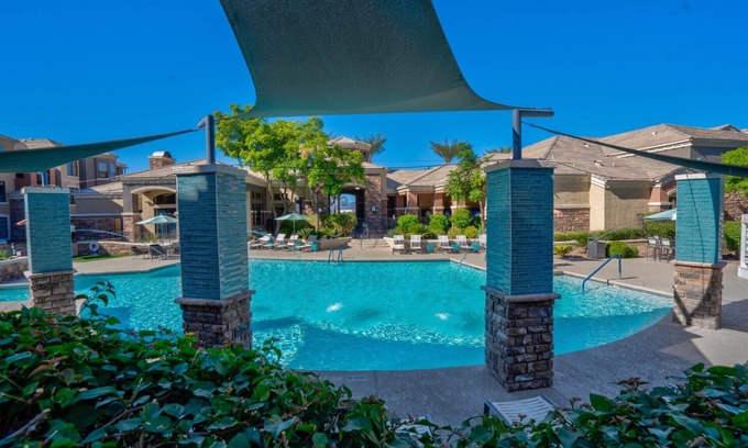Glendale Sports and Entertainment District Apartment | Gorgeous Westgate 1 Bedroom