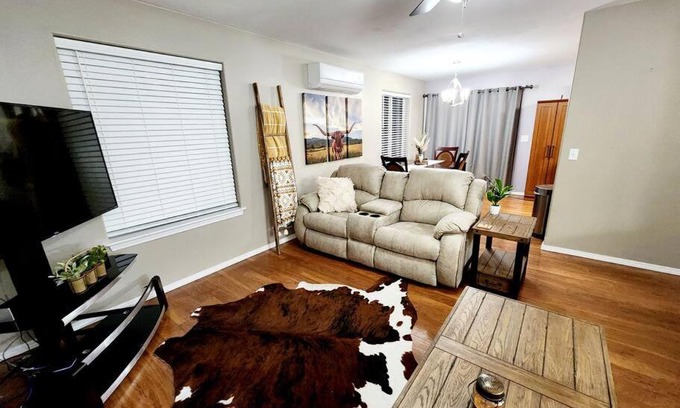 Columbia Falls House | Grace Hideaway