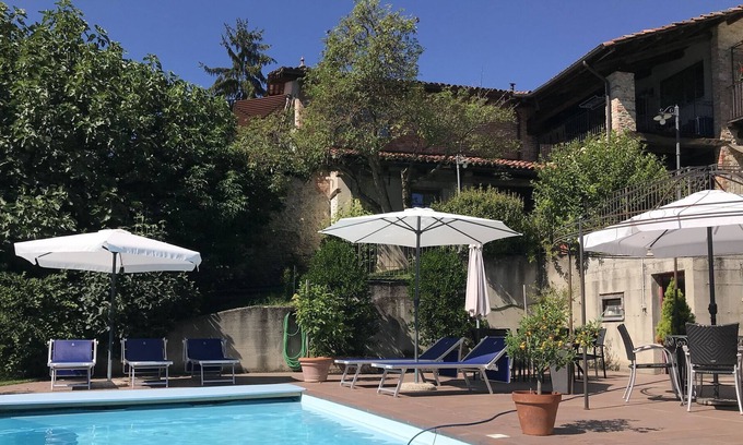 Bastia Mondovi Villa | Graceful Mansion in Bastia Mondovì with Terrace