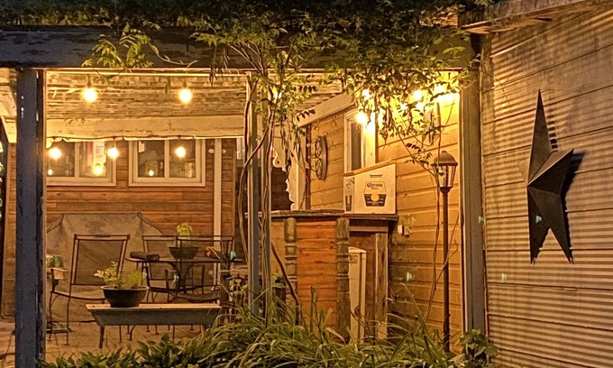 Pleasant Point Cottage | Graceland in the Kawartha's