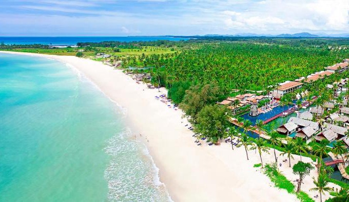 Takua Pa Resort | Graceland Khaolak Beachfront Resort