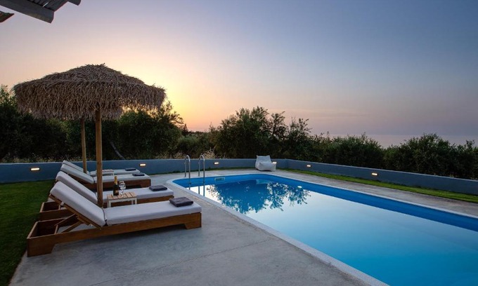 Adelianos Kampos Villa | Gramvella Resort