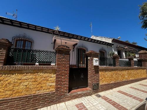 Las Acacias House | Gran casa cerca de la playa con 3 dormitorios en Pedregalejo