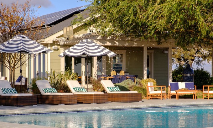 Paso Robles House | Granada by AvantStay | Secluded Estate w/ Vineyard Views & Pool