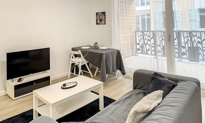 Sarcelles Apartment | Grand Appart spacieux terrasse parking 2pers wifi