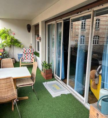 Saint-Fargeau Apartment | Grand appartement avec balcon et parking gratuit sur place