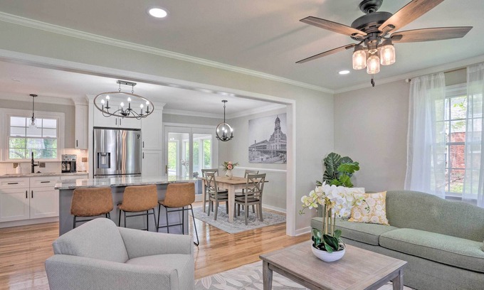 North Chesterfield House | Grand ‘Bon Air Retreat’ < 12 Miles to Downtown!