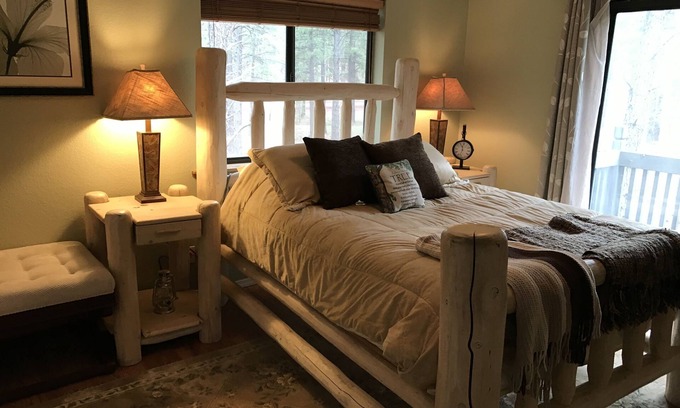 Parks House | Grand Canyon 1bd Loft@Historic Wrigley Ranch-Horseback Riding-Shooting-Dogs OK!